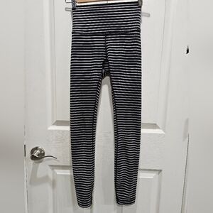 LULU Lemon wunder under leggings Size 2, 25 inch inseam